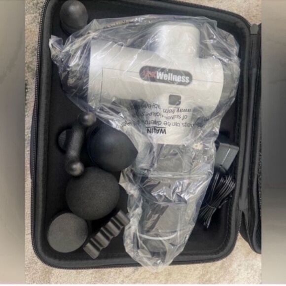 NEW VBX PRO SERIES 6 PIECE PERCUSSION MASSAGE GUN - Picture 2 of 9